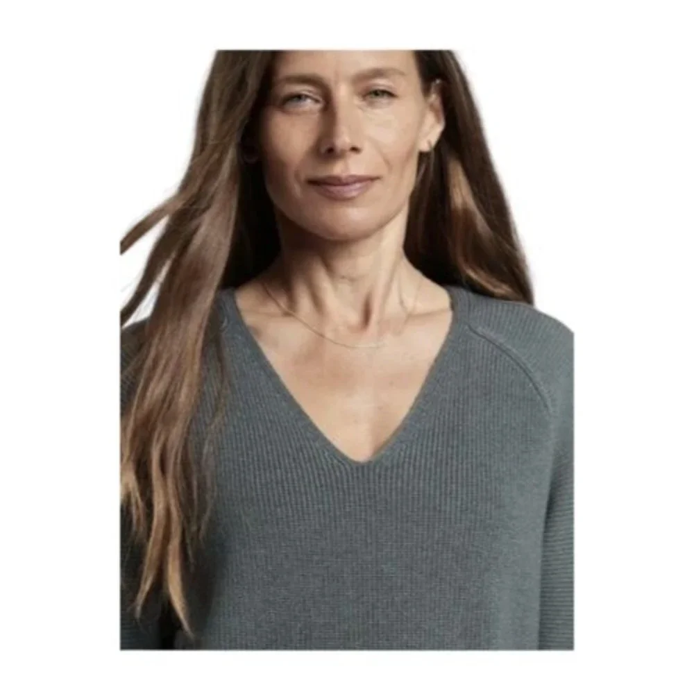 Athleta Hanover V Neck Sweater Womens Size M Merino Wool Blend Gray Oversized - Picture 4 of 13